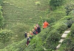 İlkel teleferikte mahsur kalan kadın kurtarıldı