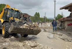 Seyitgazi'de sel suları çekildi, temizlik ve onarım başladı