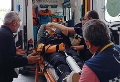 Kazada yaralanan kızını acil servisin önünde karşıladı