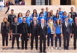 Kadınlar Futbol Süper Ligi şampiyonluk kupası, Anıtkabir'de