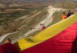 Galatasaray bayrağı Batman’daki Bayrak Tepe'ye açıldı