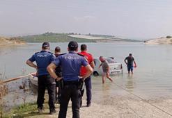 Baraja düşen otomobilde cesedi bulundu