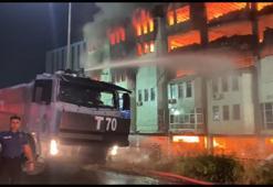 Başakşehir Organize Sanayi bölgesinde çıkan yangın 16'ncı saatinde devam ediyor