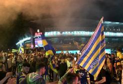 Fenerbahçeli taraftarlar Kadıköy'de kupa zaferini kutladı