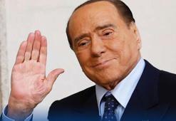 Eski İtalya Başbakanı Silvio Berlusconi hayatını kaybetti