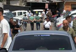 İkinci el oto pazarında bayram öncesi hareketlilik