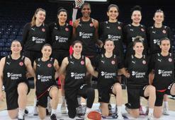 A Milli Kadın Basketbol Takımı basınla bir araya geldi