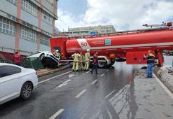 İkitelli'deki yangına müdahaleye gelen su tankeri otomobile çarptı, cadde trafiğe kapatıldı