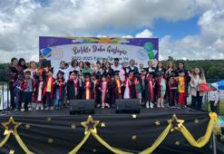 Özel öğrencilerin mezuniyet sevinci