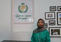 Endonezyalı öğrenci deprem bölgeleri için 100 bin liralık yardım topladı