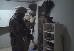 Maltepe'de bombalı pankart asan 3 kişi gözaltına alındı