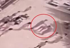 Çocuklar tartıştı; bir çift 13 yaşındaki kızı darbetti