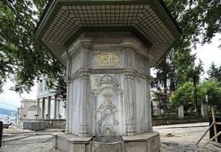Tarihi Emirgan Çeşmesine kepçeli zarar iddiası