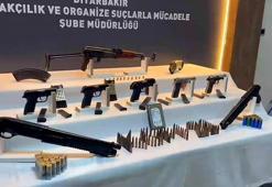 Eğlence mekanında zulalanmış silahlar ele geçirildi