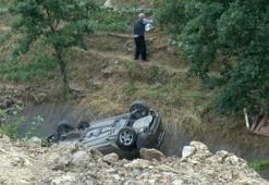Kartal'da otomobil su kanalına uçtu: 1 yaralı