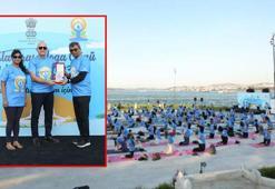 İstanbul Boğazı'nda Dünya Yoga Günü kutlandı