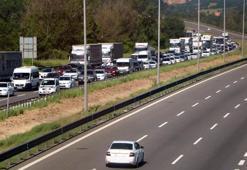 Bolu'da bayram trafiği; Ankara yönü yoğun, İstanbul yönü boş
