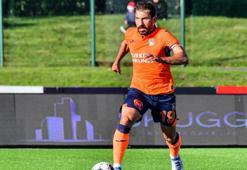 Başakşehir, Şener Özbayraklı ile 1 yıllık sözleşme imzaladı