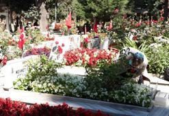 Edirnekapı Şehitliği'nde buruk bayram