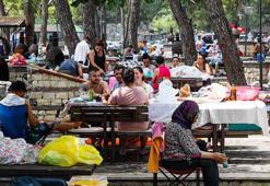 Antalya'da bayramda mesire alanlarına yoğun ilgi