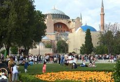 İstanbul'un tarihi mekanlarında bayram yoğunluğu