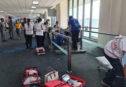 Havalimanında bir yolcunun yürüyen banta sıkışan bacağı, kesilerek kurtarıldı