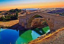 Bakanlık, tarihi köprüleri yeniliyor