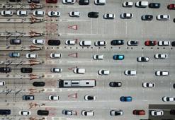 İstanbul-Bursa-İzmir Otoyolu'nda araç yoğunluğu; havadan görüntülendi