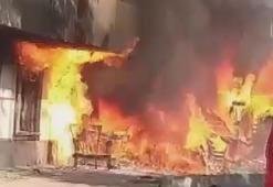 Arnavutköy'de ahır yangını