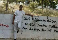 Annesini öldürdü, ölümle tehdit ettiği sevgilisinin evinin önünde yakalandı