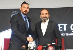 Sivasspor, Servet Çetin ile sözleşme imzaladı
