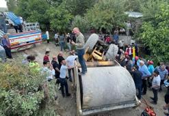 Şarampole devrilen silindirdeki baba ve bir oğlu araçtan atladı, diğer çocuğu yaralandı