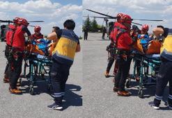 Demirkazık'a tırmanırken düşünce ayağı kırılan dağcıya helikopterli kurtarma