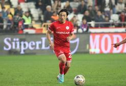 Antalyaspor'da Japon orta saha Nakajima ile yollar ayrıldı