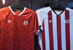 Sivasspor yeni sezon formalarını tanıttı