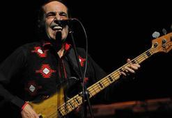 Özkan Uğur hayatını kaybetti