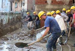 Sel sonrası temizliğe madenciler de katıldı