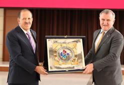 Bakan Bak, Hasan Kalyoncu Üniversitesi mezuniyet törenine katıldı