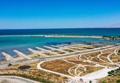 Van Gölü'nden 1 milyon 110 bin metreküp dip çamuru çıkarıldı