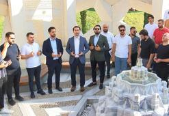 AK Parti Gençlik Kolları 15 Temmuz Şehitler Anıtı'nı ziyaret etti