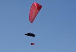 Yamaç paraşütçüleri, Şehit Ömer Halisdemir için havalandı