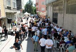 Kentsel dönüşümde yıkılacak evlerini davul zurnayla teslim ettiler