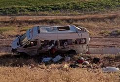 Aksaray'da fındık işçilerini taşıyan minibüs devrildi; 24 yaralı