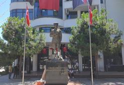 Balyozla Atatürk heykeline saldıran şüpheli gözaltına alındı