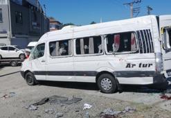 İşçi servis minibüsü ile otomobil çarpıştı: 19 yaralı