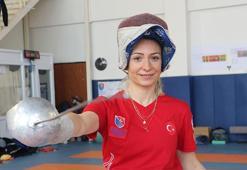 14 yıl sonra milli takıma dönen eskrimci Şenay Güner, Paralimpik Oyunları'na hazırlanıyor