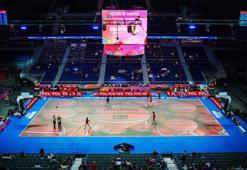 FIBA ilk kez cam zeminli sahayı kullandı