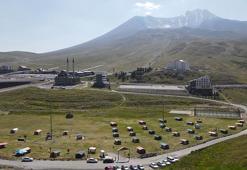 2 bin 200 metredeki yaylada çadır tatili