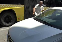 Avcılar'da hatalı park tepkisi; aynalarını da kırdılar