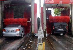 İstanbul’a çamur yağdı, sürücüler oto yıkamacılarda kuyruğa girdi